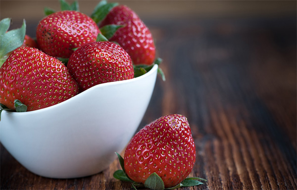 What are the benefits of fresh fruits and vegetables to human health? 